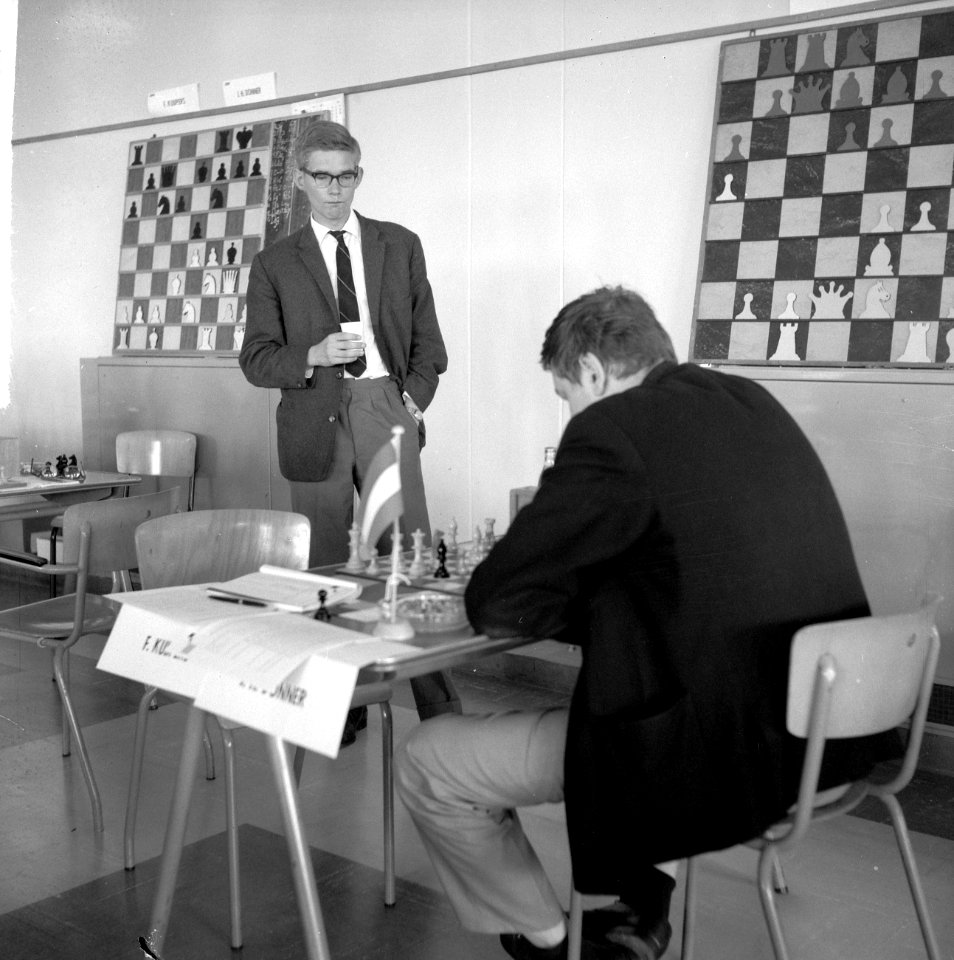 Derde ronde IBM schaaktoernooi, Kuypers tegen Donner (r), Bestanddeelnr 916-6749