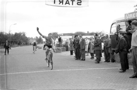 Derde Etappe Ronde van Nederland . Finish van Kersten, Bestanddeelnr 912-4954