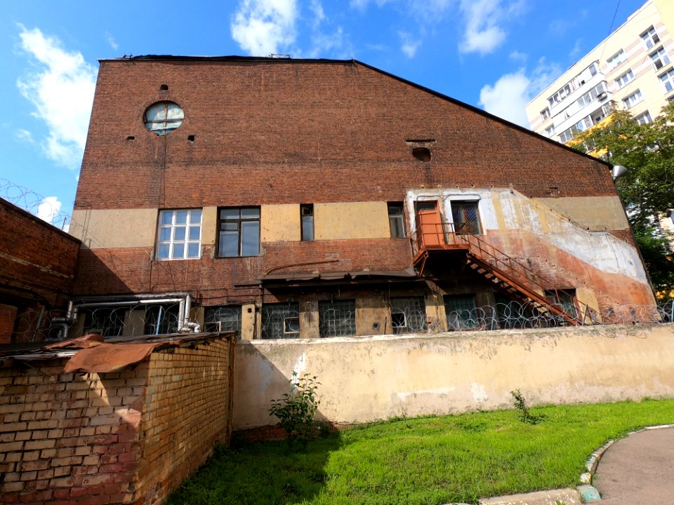 Depot Apakova 2019-07 back wall 3