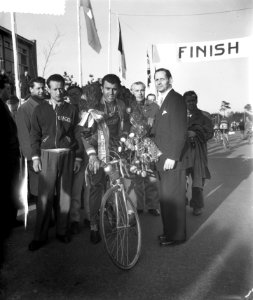 Derde etappe Ronde van Nederland. Finish Nunspeet. Winnaar Giuseppe Pugi, Bestanddeelnr 907-0931