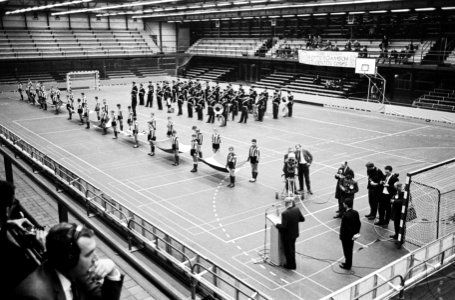 Dertig uur Topsportparade te Rotterdam door burgemeester van Walsum geopend Ove, Bestanddeelnr 915-7698