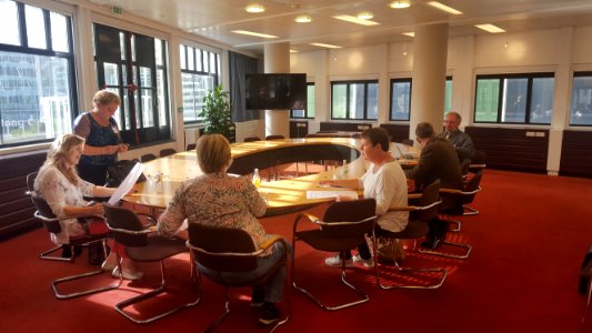 Den Haag-Wikipedia in de Openbare Bibliotheek-Kennisuitwisseling zaal A