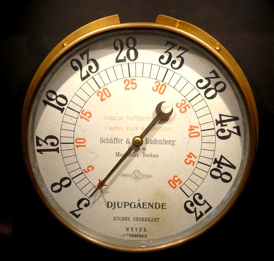 Depth gauge from the submarine Hajen, launched 1904 - Marinmuseum, Karlskrona, Sweden - DSC08986