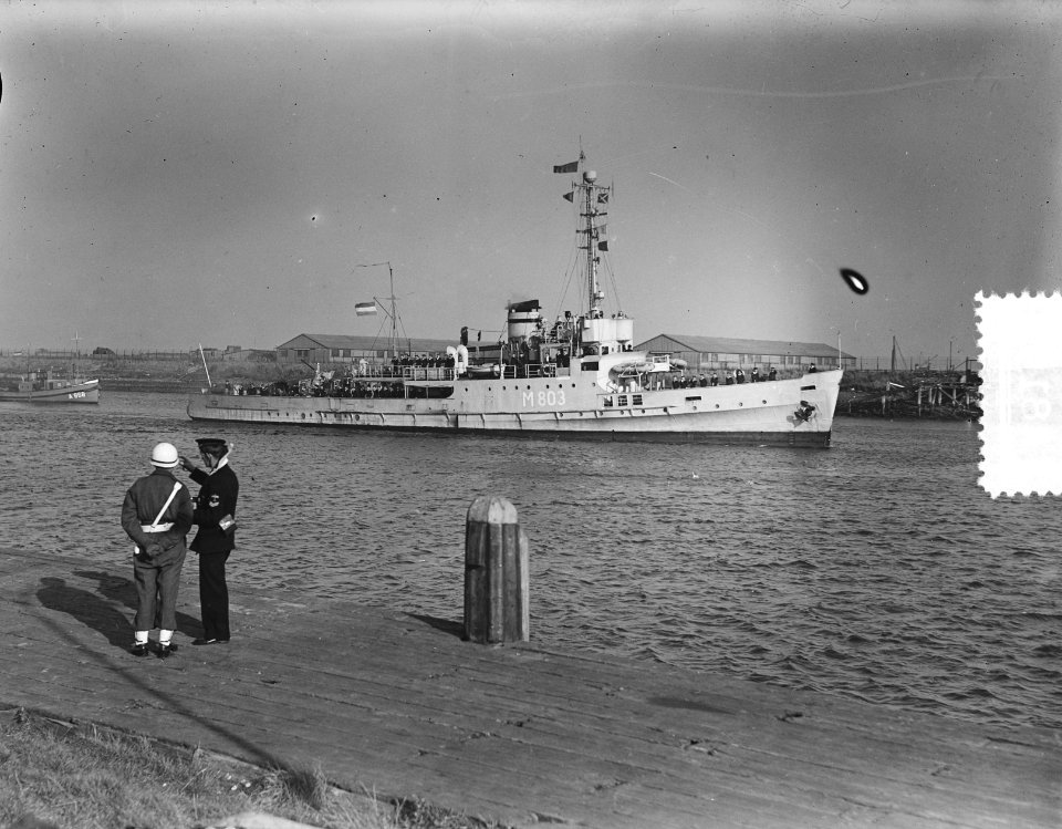 Den Helder aankomst vier mijnenvegers uit Indonesie M801 Abraham Crynssen, M802 , Bestanddeelnr 904-8191