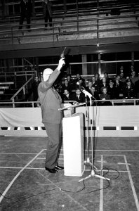 Dertig uur Topsportparade te Rotterdam door burgemeester van Walsum geopend Van, Bestanddeelnr 915-7696