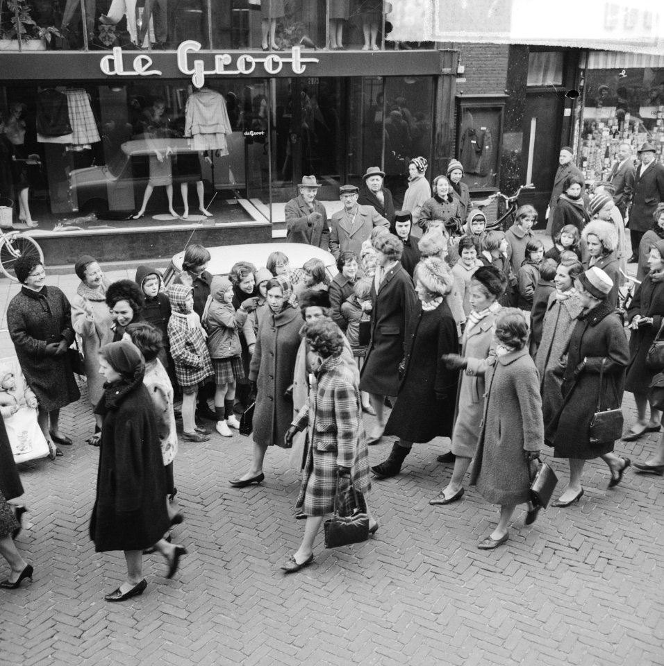 Dertiende lustrum van de VVSL in Leiden, Prinses Beatrix tijdens intocht, Bestanddeelnr 917-3743