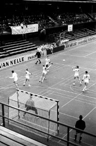 Dertig uur Topsportparade te Rotterdam door burgemeester van Walsum geopend Zaa, Bestanddeelnr 915-7699