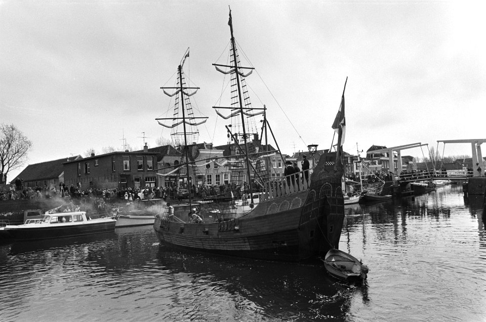 Den Briel ingenomen door watergeuzen zoals in 1572 schip van de Geuzen voor Den, Bestanddeelnr 928-4973