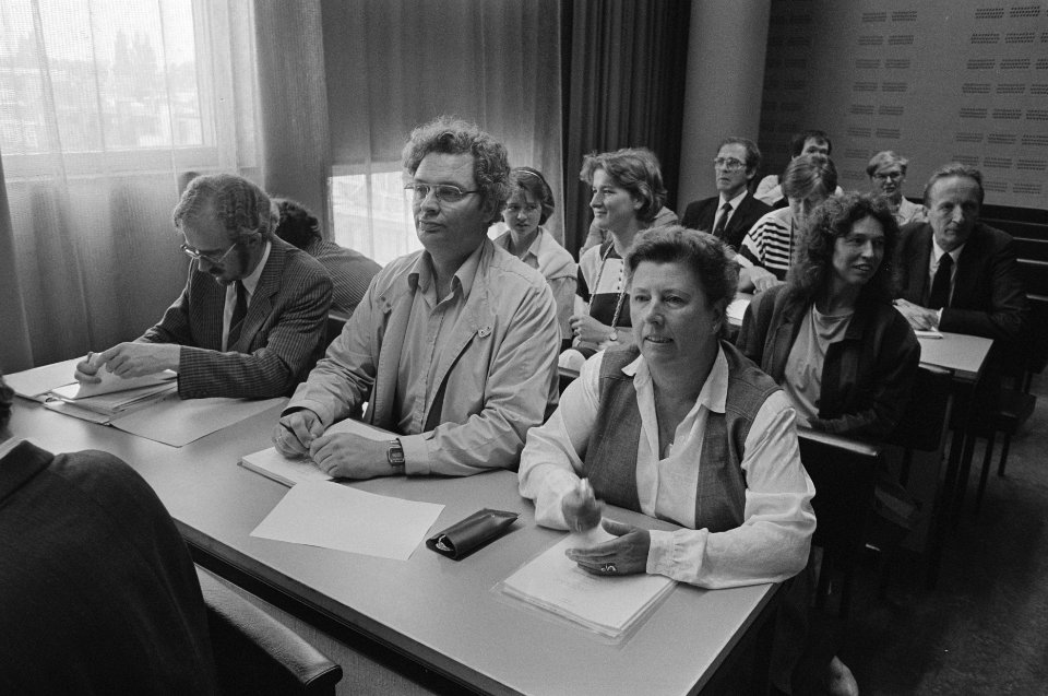 Den Haag , kort geding gemeente Hilversum tegen de Staat verkoop Compisite met , Bestanddeelnr 934-0266