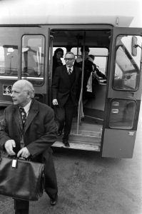 Den Uyl en Van der Stoel naar Dublin voor EEG-topoverleg Den Uyl en Van der Sto, Bestanddeelnr 927-7962