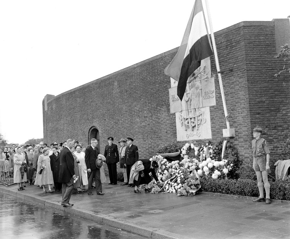 Den Haag dodencelherdenking, Scheveningen jaarlijkse herdenking, Bestanddeelnr 906-7438