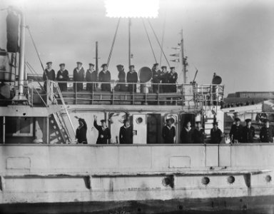 Den Helder aankomst vier mijnenvegers uit Indonesie M801 Abraham Crynssen, M802 , Bestanddeelnr 904-8189