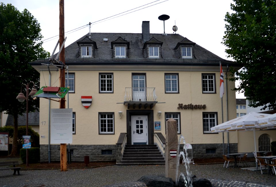 Dernbach (Westerwald), Rathaus