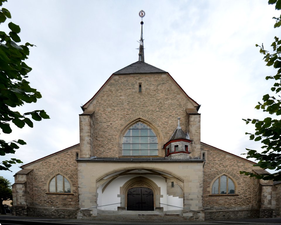 Dernbach (Westerwald), Katholische Kirche, Front