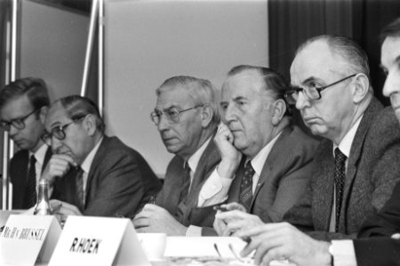 Den Haag , persconf. VNO en NCW m.b.t. herziening stelsel Sociale Zakerheid Hui, Bestanddeelnr 932-8174