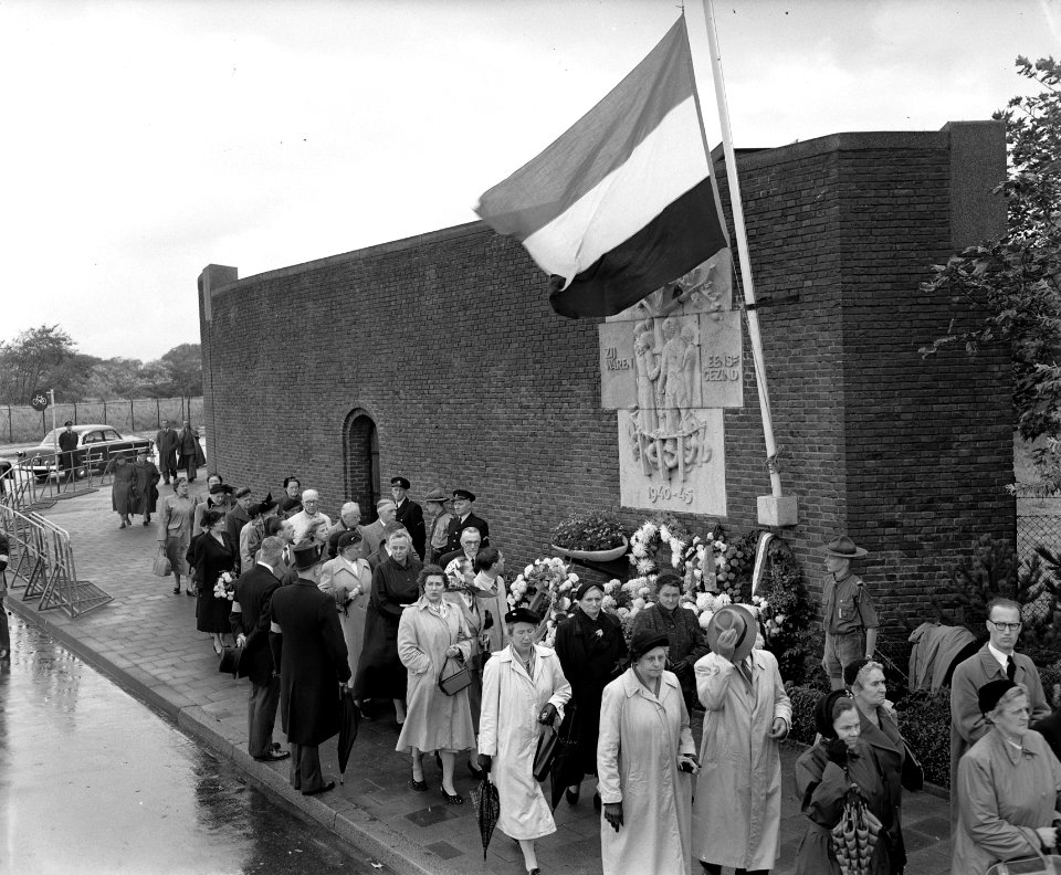Den Haag dodencelherdenking, Scheveningen jaarlijkse herdenking, Bestanddeelnr 906-7435