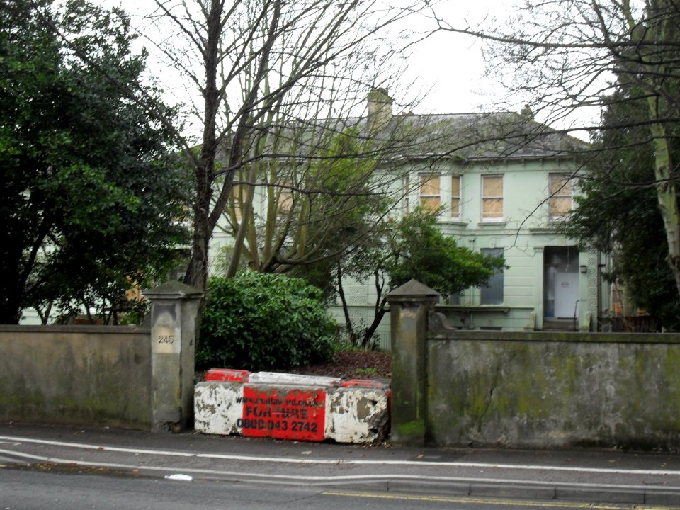 Derelict Villa at 245 Preston Road, Preston Village, Brighton (January 2011)