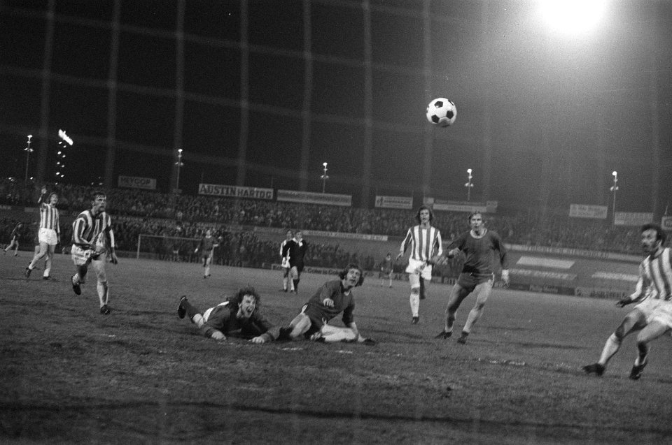 Den Haag tegen Wageningen 2-0, halve finale KNVB beker afgekeurd doelpunt van De, Bestanddeelnr 925-5210