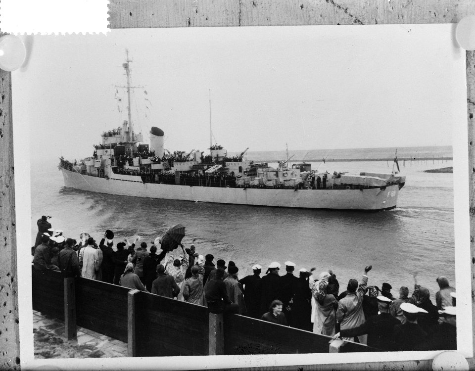 Den Helder , Hr. Ms. Fregat van Zijll vertrek naar Korea, Bestanddeelnr 934-5590