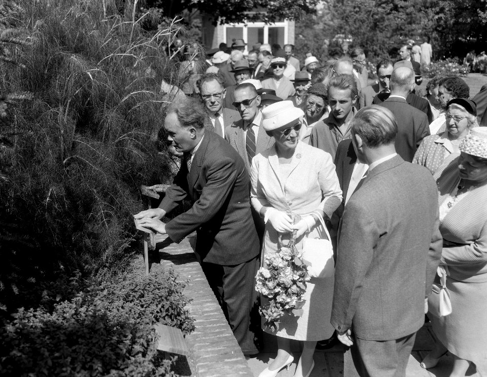 Den Haag opening blindentuin, mevr Kolfschoten, Bestanddeelnr 908-6967