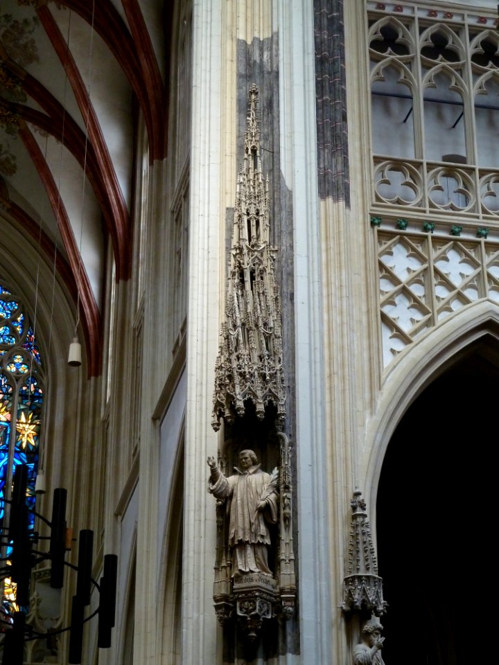 Den Bosch-Gedraaide spits in kathedraal