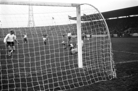 Den Bosch tegen Vitesse 1-1. De gelijkmaker van Vitesse, Bestanddeelnr 921-9211