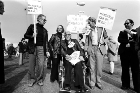 Den Haag , demonstratie mensen met sociale uitkeringen tegen bezuinigingen Beste, Bestanddeelnr 929-9282