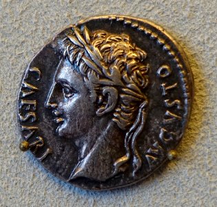 Denar, Augustus, perhaps Colonia Patricia, c. 18 BC - Bode-Museum - DSC02596