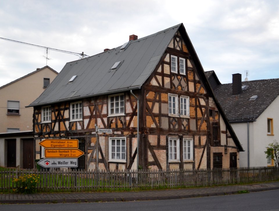 Dernbach (Westerwald), Hauptstraße 5 (1)