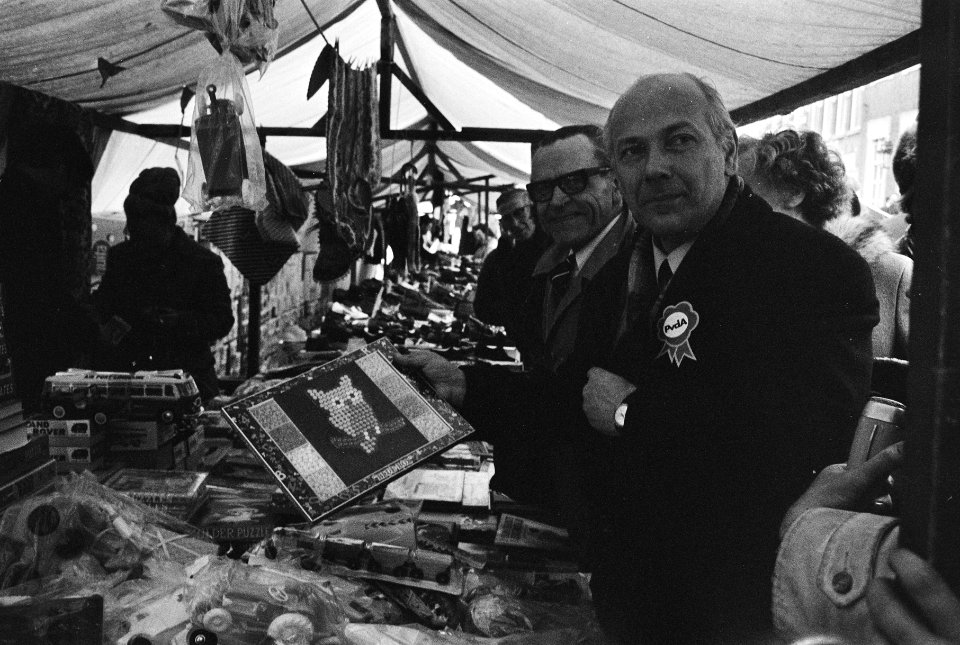 Den Uyl op de markt, Bestanddeelnr 924-3958