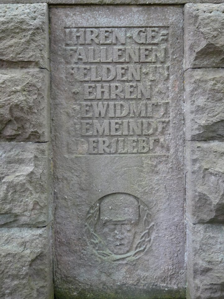 Detail war memorial Udersleben 2