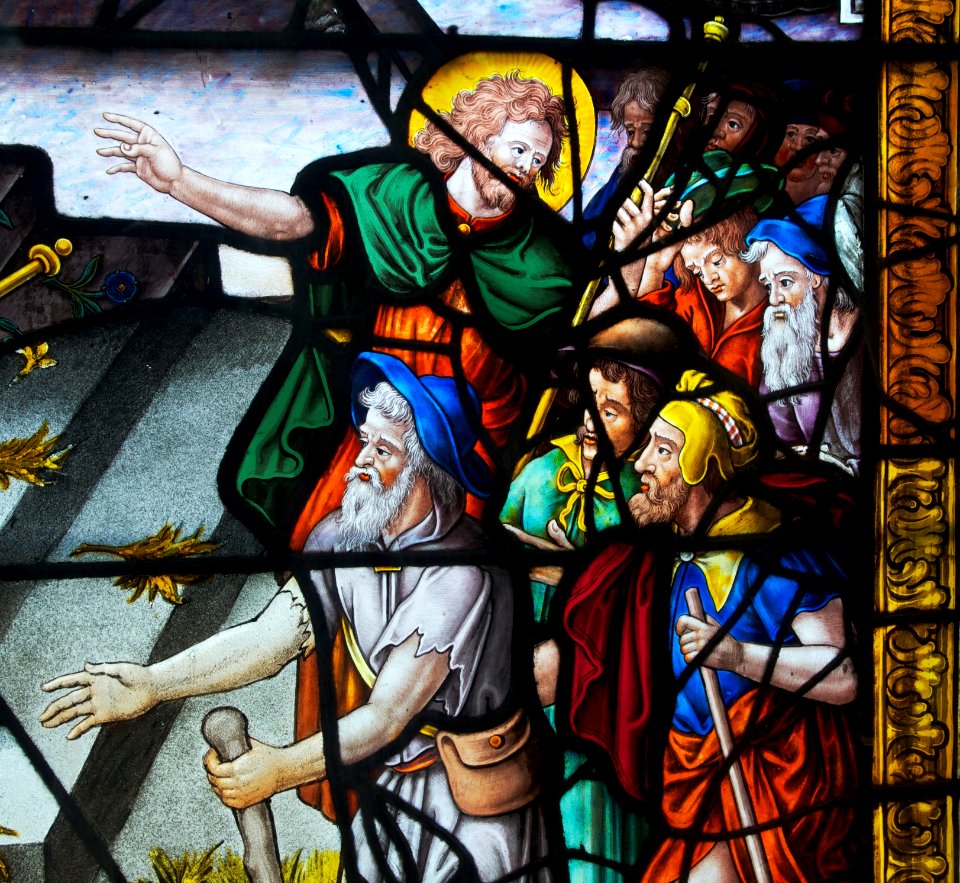 Detail window st etienne du Mont