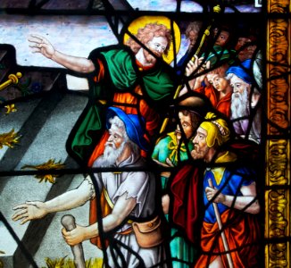 Detail window st etienne du Mont