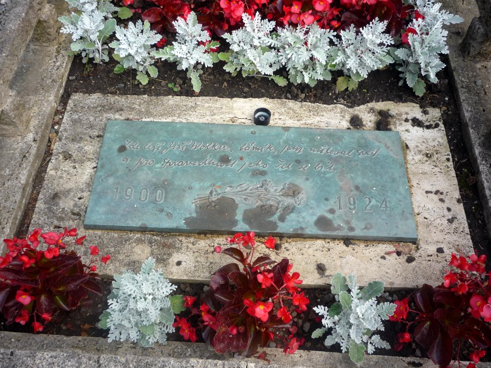 Detail hrobu Jiřího Wolkera