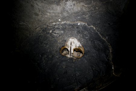Details before the shrine of Obakr at Lalish 07