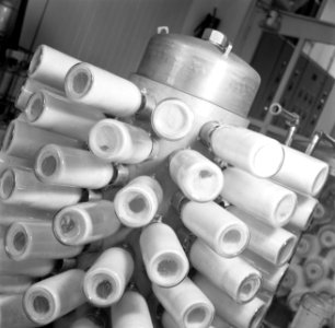 Detailopname van een machine met de bijnaam stekelvarken om bevroren moedermelk , Bestanddeelnr 254-2521