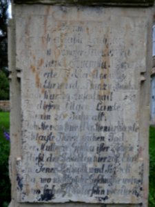 Detail an einem Grabstein an der Kirche von Rudisleben, Arnstadt 1
