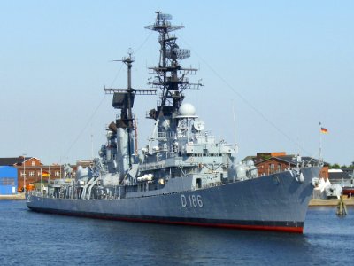 Destroyer Mölders(D186) (1)