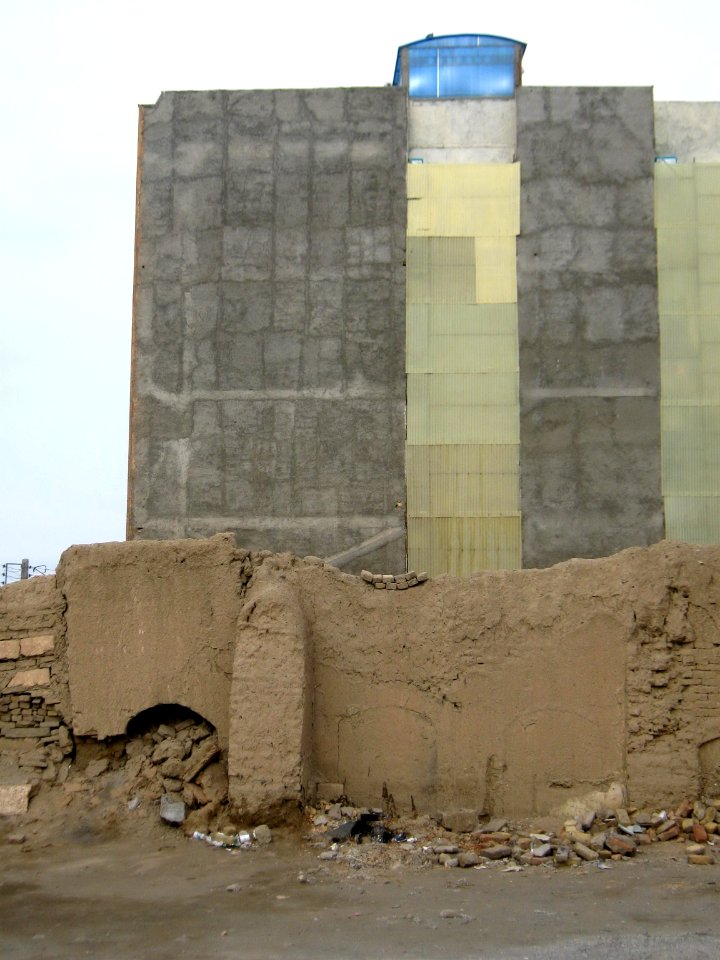 Destroyed house near amin al-Islami garden - Nishapur 1
