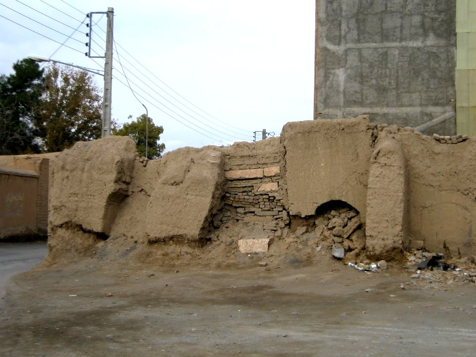 Destroyed house near amin al-Islami garden - Nishapur 4