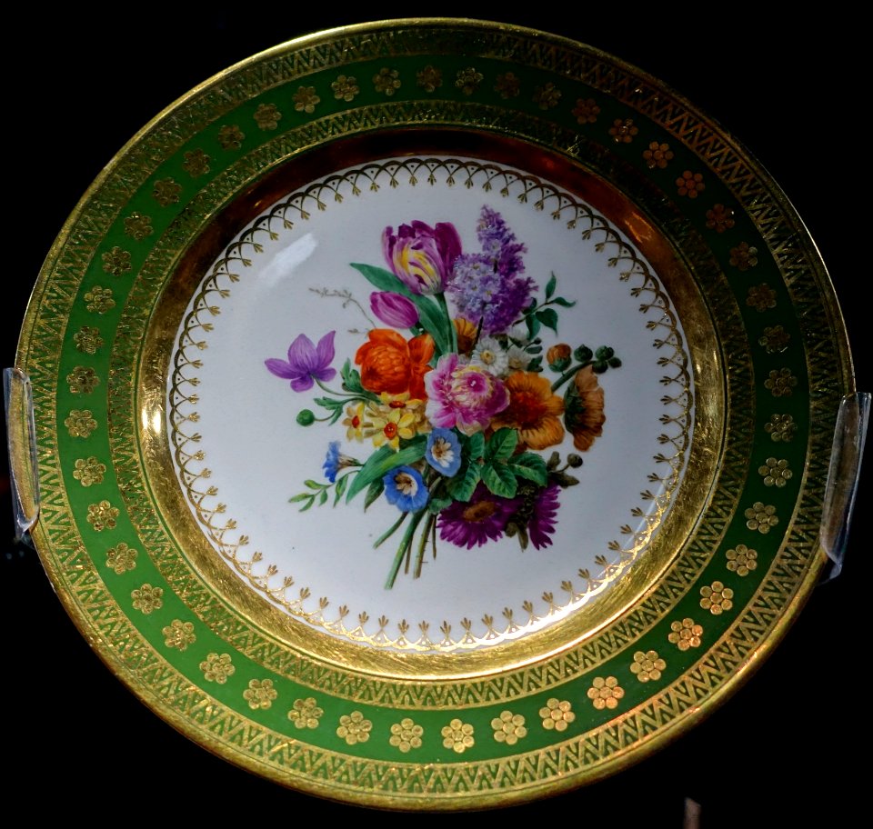 Dessert plate, Elysee service, decoration by Jacques-Nicolas Sinsson, gilding by Pierre Weydinger, Sevres Factory, 1809, hard-paste porcelain - Montreal Museum of Fine Arts - Montreal, Canada - DSC08739