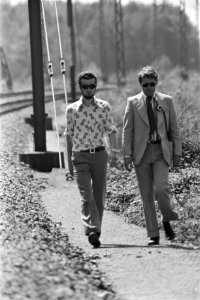 Derde dag gijzeling trein De Punt rechercheurs keren terug waarvan linker medi, Bestanddeelnr 929-1970