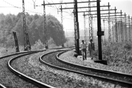 Derde dag gijzeling trein De Punt rechercheurs keren terug waarvan linker medi, Bestanddeelnr 929-1969