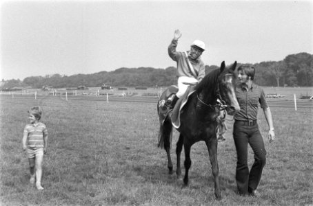 Derby op Duindigt, ereronde van Ina Schwartzkachel met Cleopatra, Bestanddeelnr 924-7257