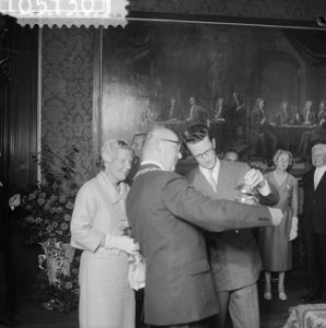 Derde dag van het bezoek van Koning Boudewijn bezoek aan Den Haag , aankomst bij, Bestanddeelnr 910-5130