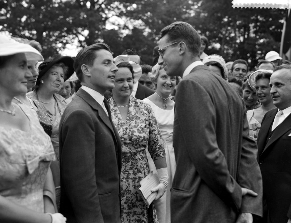 Derde dag van het bezoek van Koning Boudewijn Ontvangst van de Belgische kolonie, Bestanddeelnr 910-5148