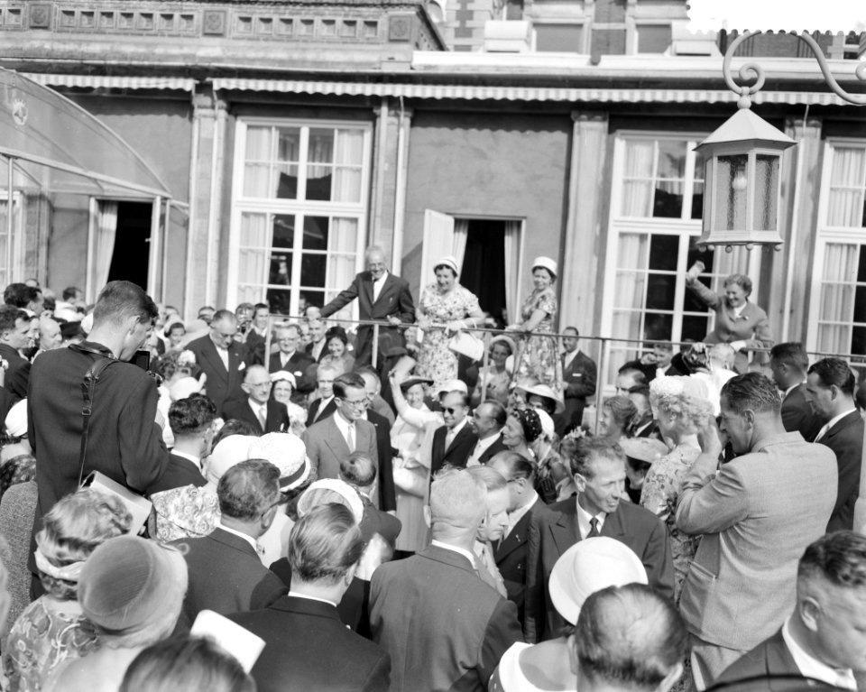 Derde dag van het bezoek van Koning Boudewijn Ontvangst van de Belgische kolonie, Bestanddeelnr 910-5146