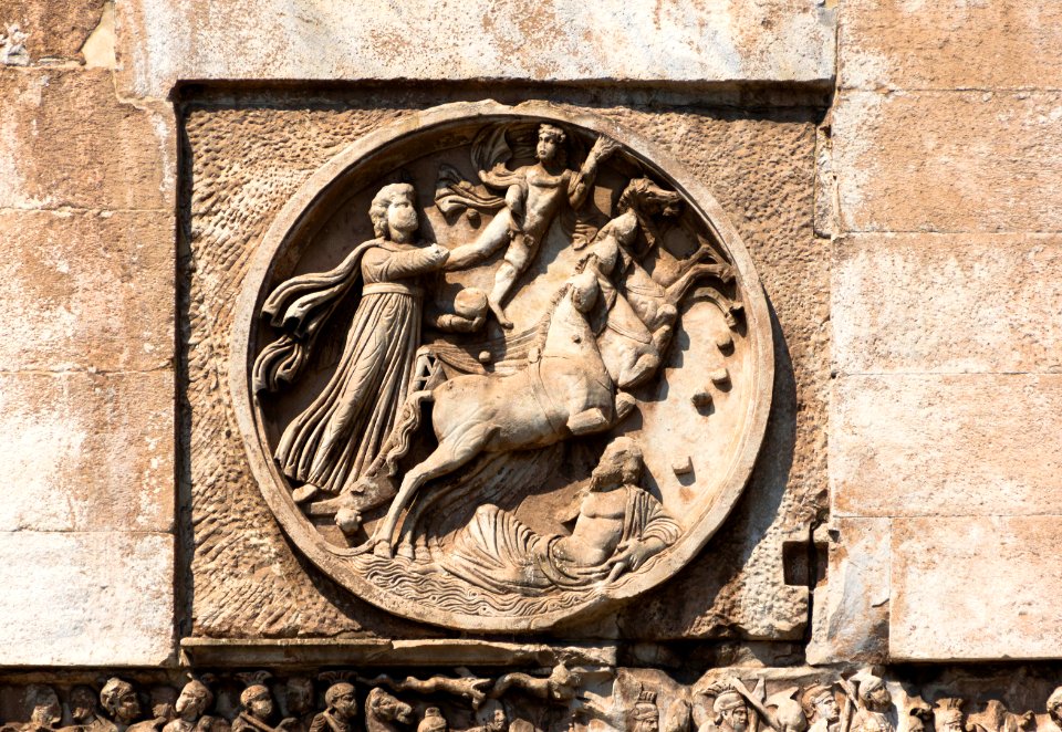 Detail Constantine's Arch Round relief Rome 1
