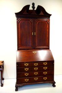 Desk-and-Bookcase, New York City, 1760-1770, mahogany with tulip poplar and white pine - Chazen Museum of Art - DSC02512
