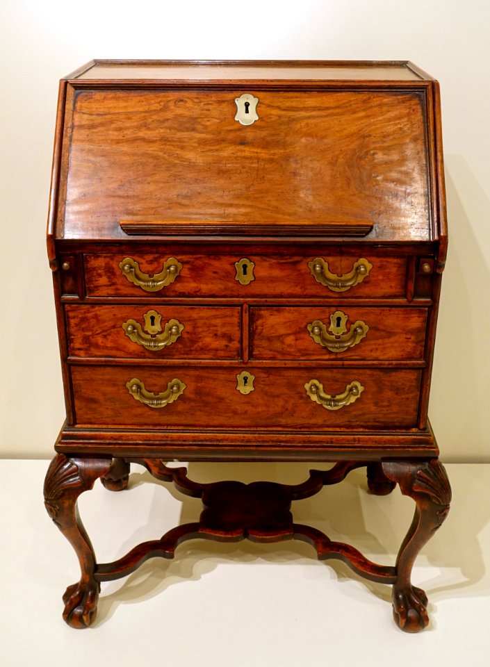 Desk on stand, Guangzhou, China, c. 1730, Asian hardwood (huanghuali) and paktong (alloy of copper, nickel, zinc) - Peabody Essex Museum - DSC07320